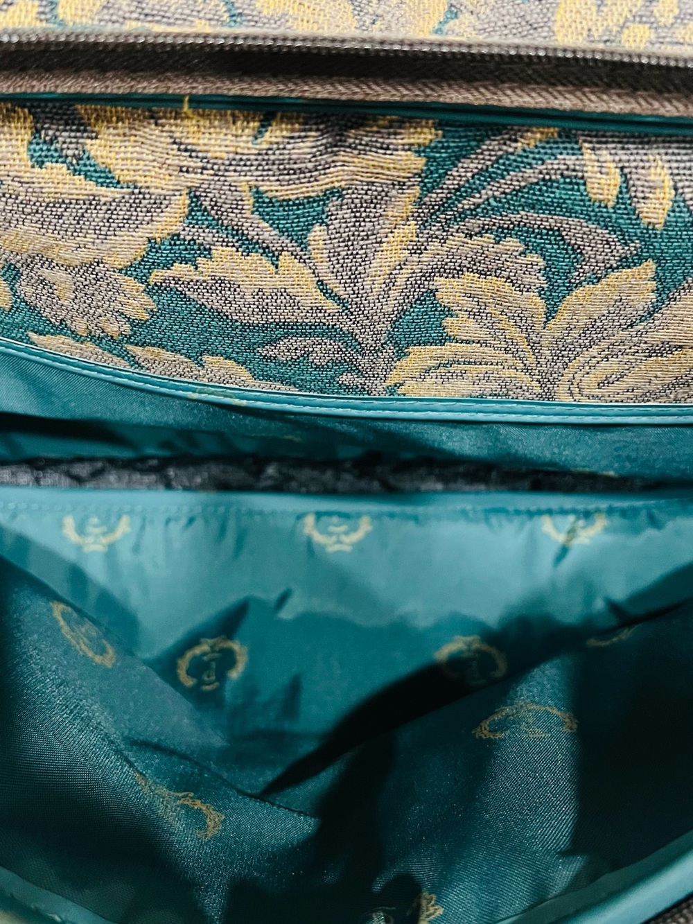 Vintage Protocol Floral Jacquard Travel Tote - Picture 3 of 10